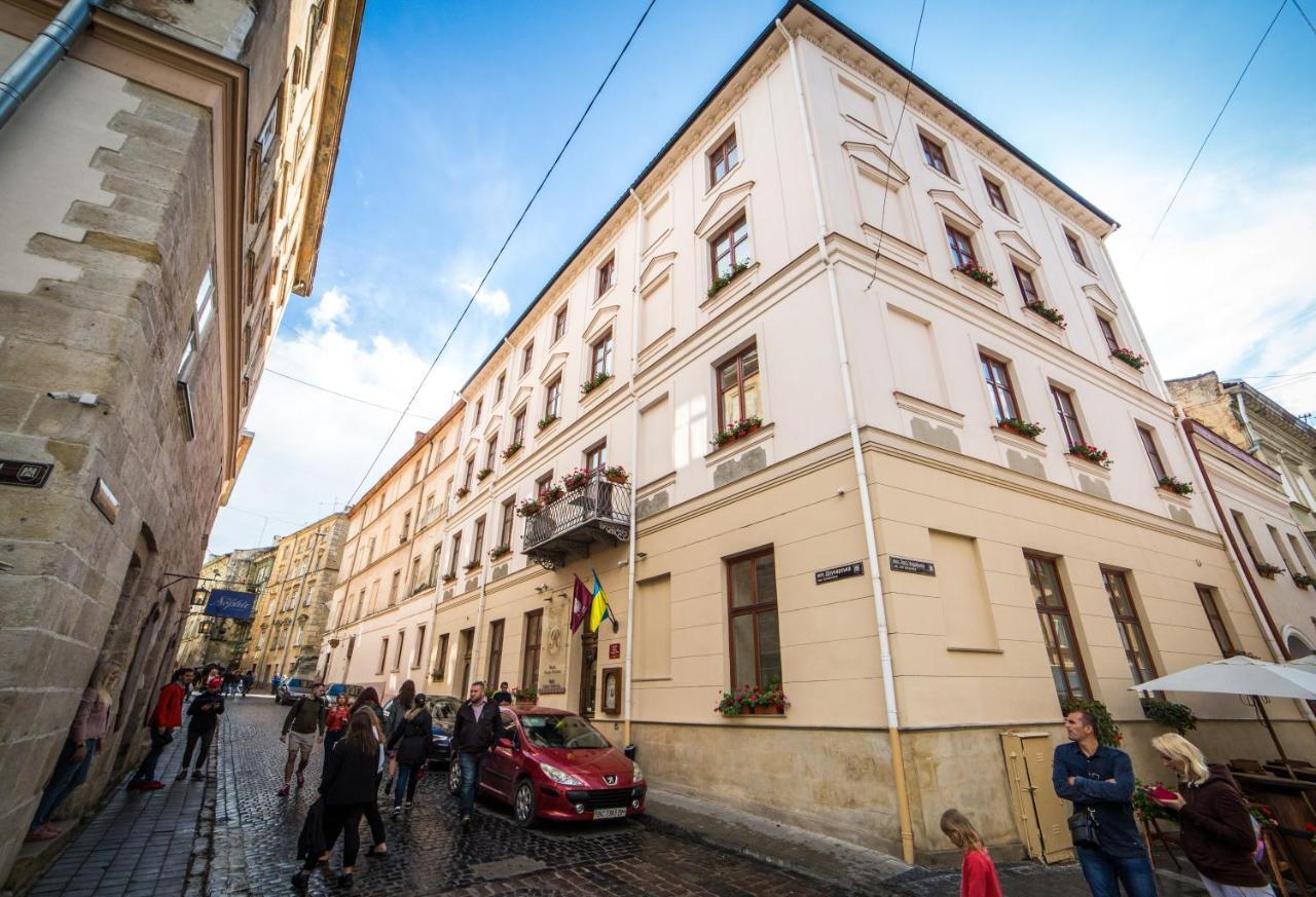 Reikartz Medievale Lviv Bagian luar foto