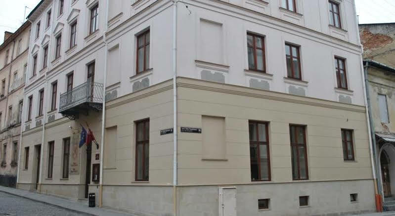Reikartz Medievale Lviv Bagian luar foto